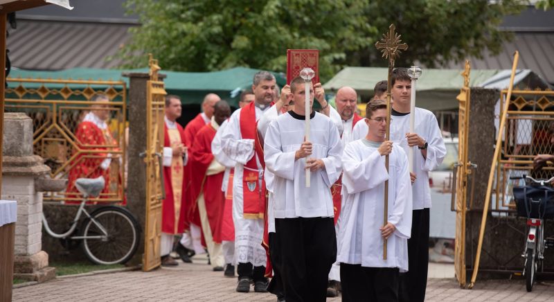 TRODNEVNA PRIPRAVA I CRKVENI GOD